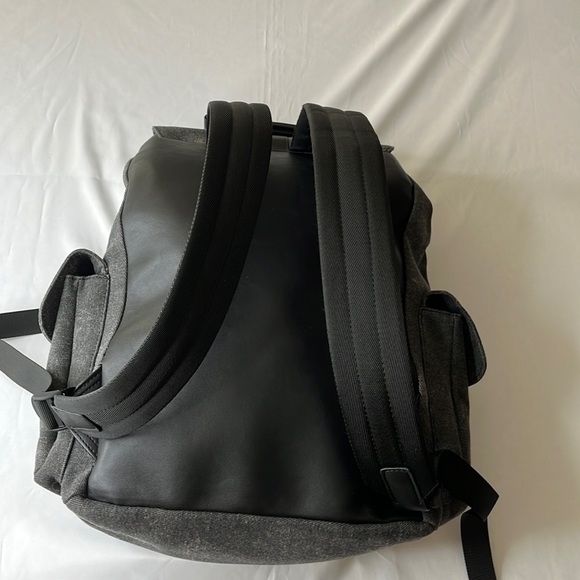 Urban Revivo  leather canvas Laid flat measures 17”x15” depth 7” - Picture 5 of 16